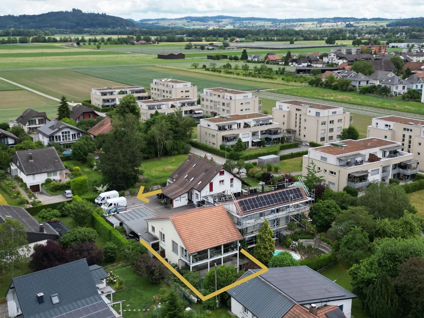 PRACTICE with INDOOR SWIMMING POOL in Aegerten - Photo 1 of 7