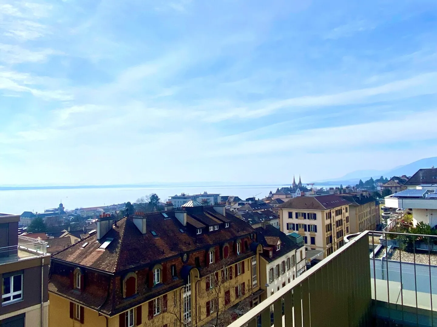 Stunning penthouse with panoramic lake view - Photo 1 of 10