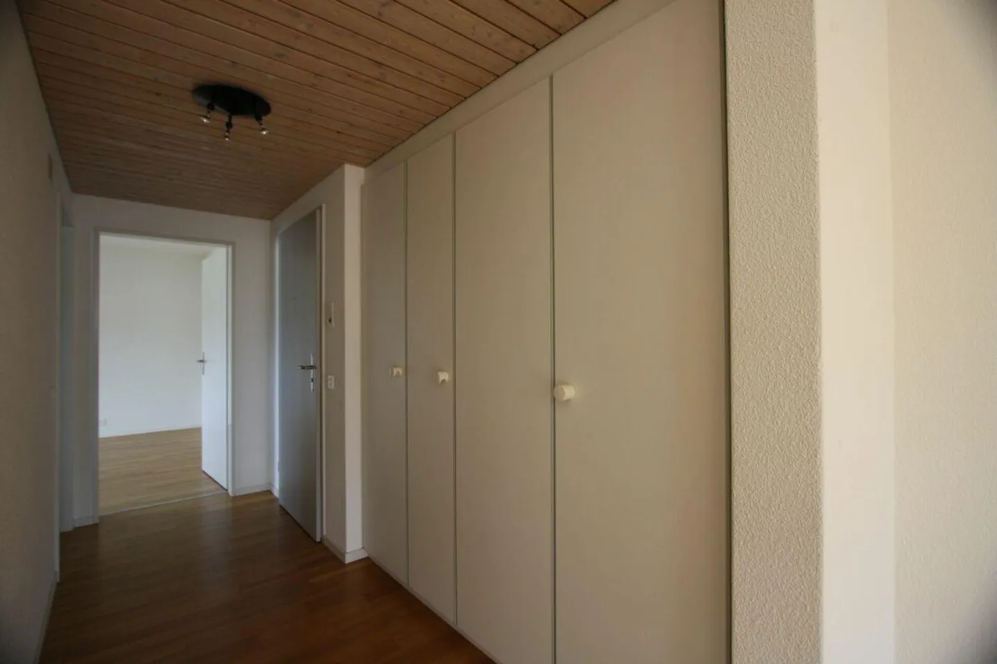Appartement 2.5 pièces au centre du village - Photo 4 sur 7