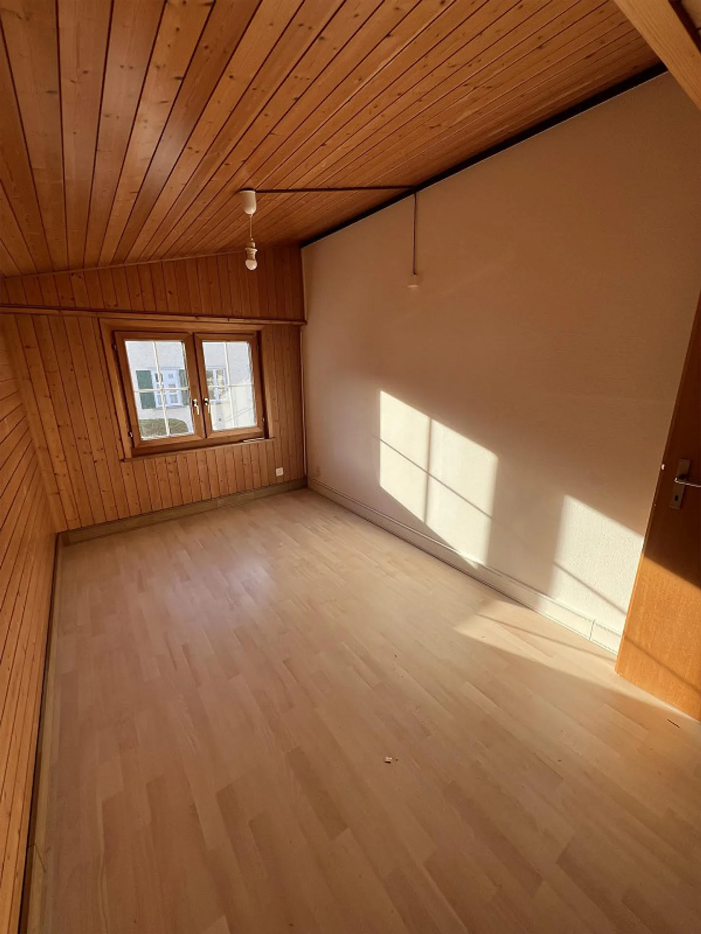 Spacious 5 ½ Room House for Rent in Haslen - Photo 12 of 15