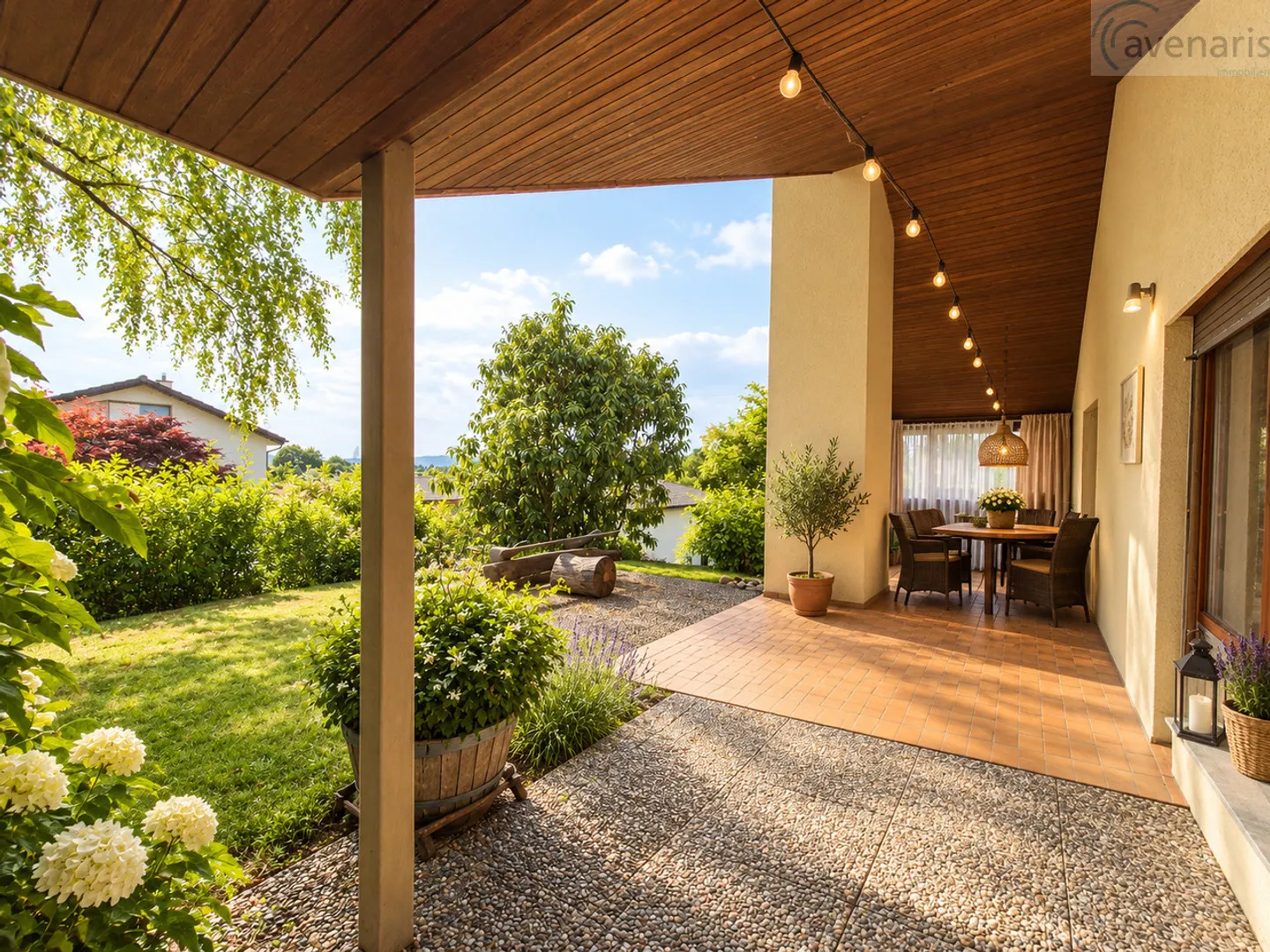 Spacious Family Home with Garden - Photo 3 of 18