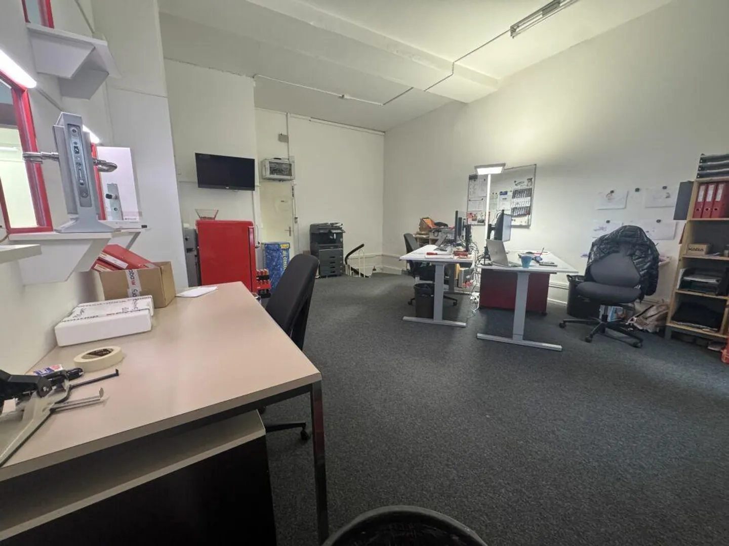 Surface commerciale à louer dans un emplacement de choix à Bienne - Photo 3 sur 11