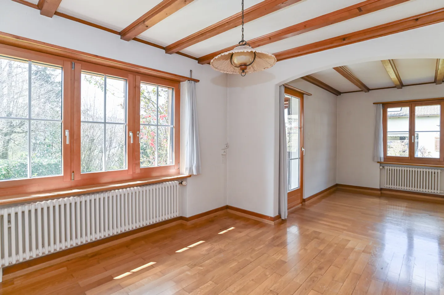 Freistehendes Haus mit grossem Garten - Foto 4 von 13