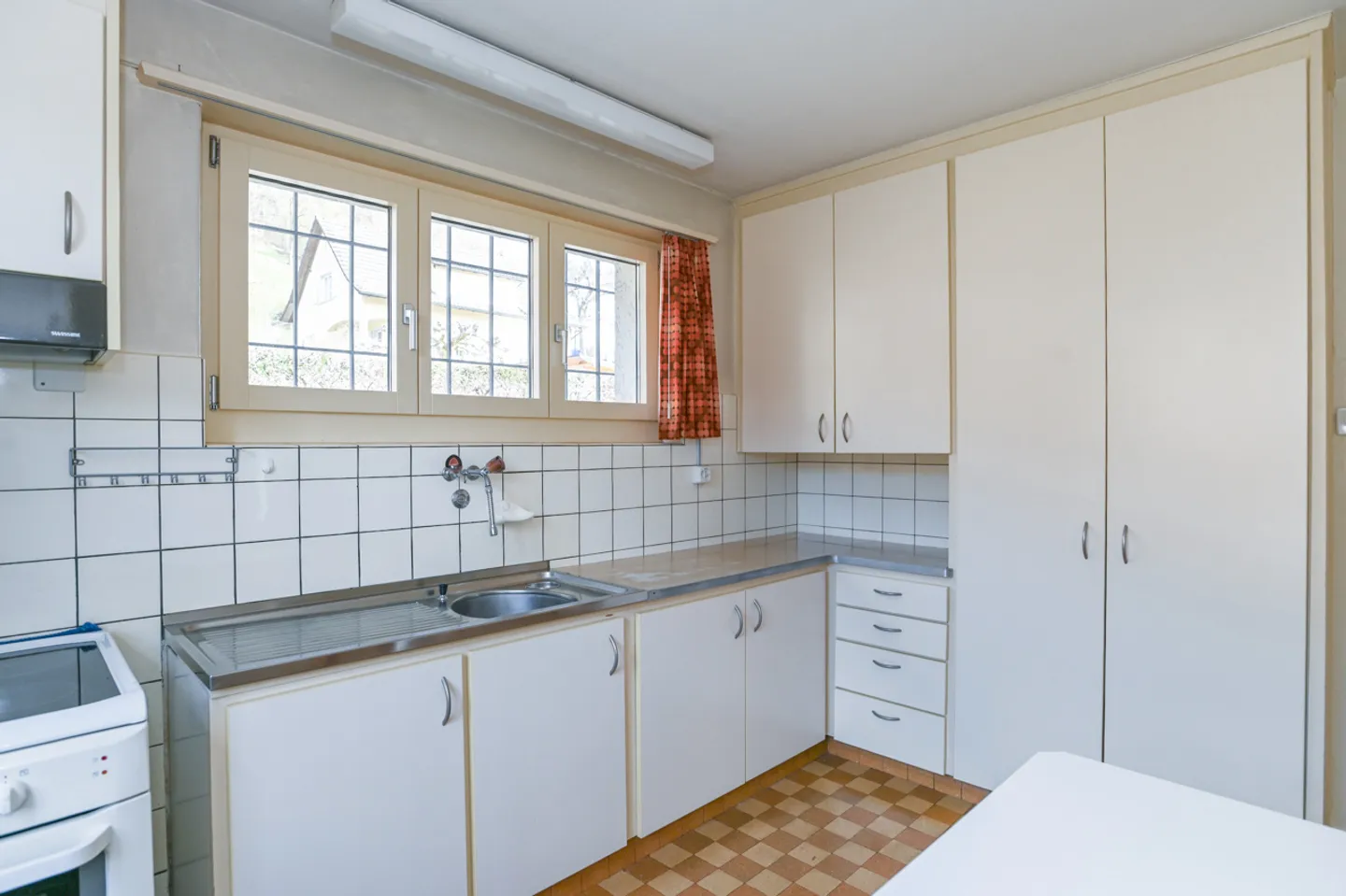 Freistehendes Haus mit grossem Garten - Foto 6 von 13