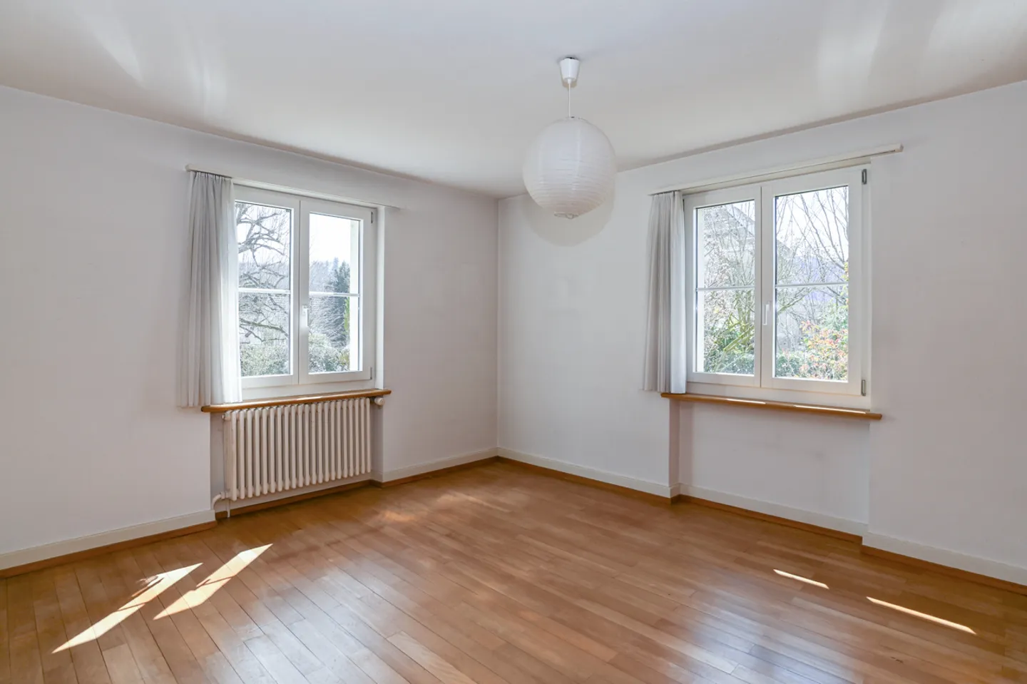 Freistehendes Haus mit grossem Garten - Foto 7 von 13