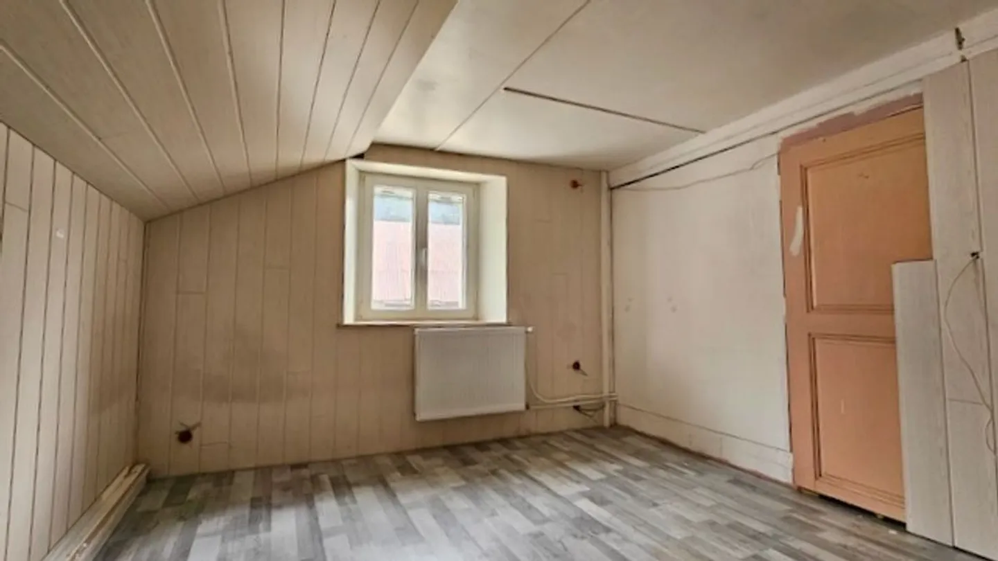 Exklusiv: 5-Zimmer-Reihenhaus zu renovieren - idyllische Lage am Château de Sainte-Croix - Foto 5 von 12