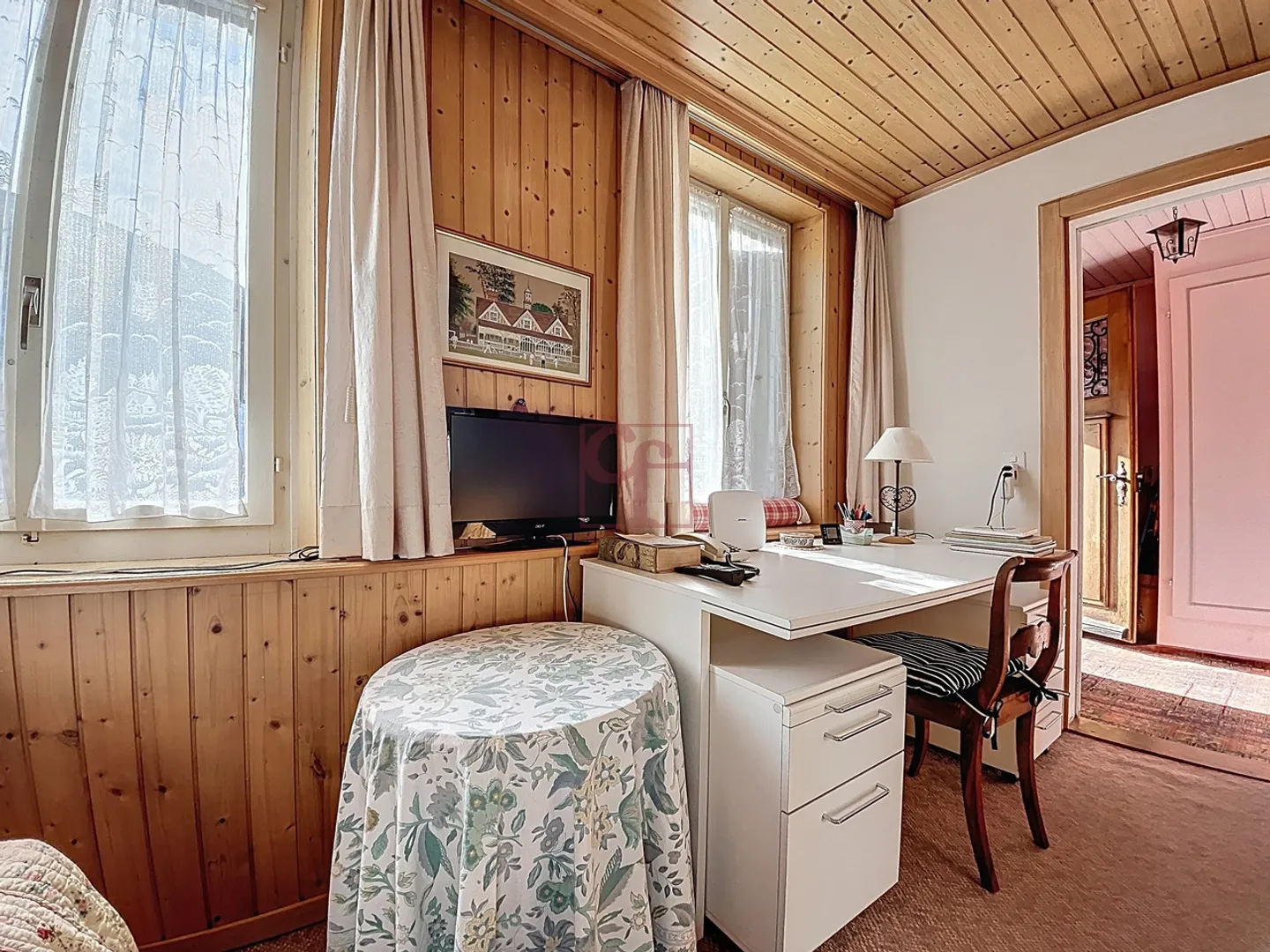 Château-d'Oex - Village house with 2 apartments to renovate - Photo 4 of 24