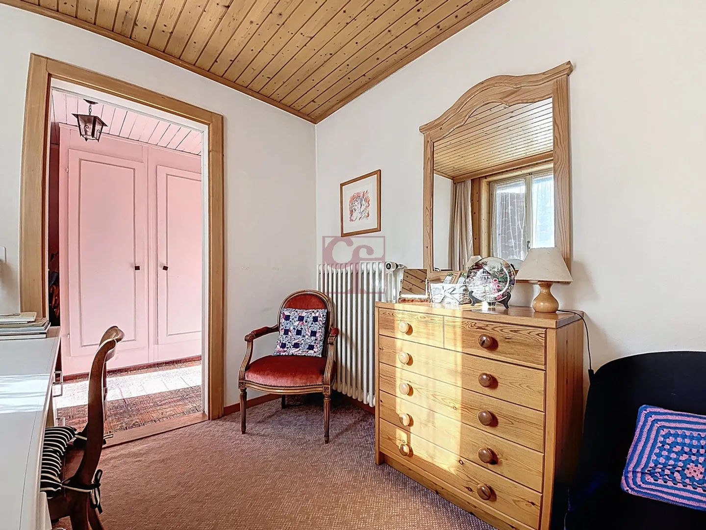 Château-d'Oex - Village house with 2 apartments to renovate - Photo 5 of 24