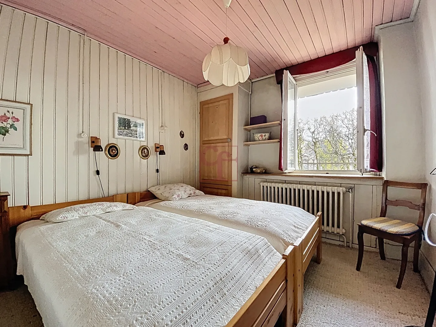 Château-d'Oex - Village house with 2 apartments to renovate - Photo 8 of 24