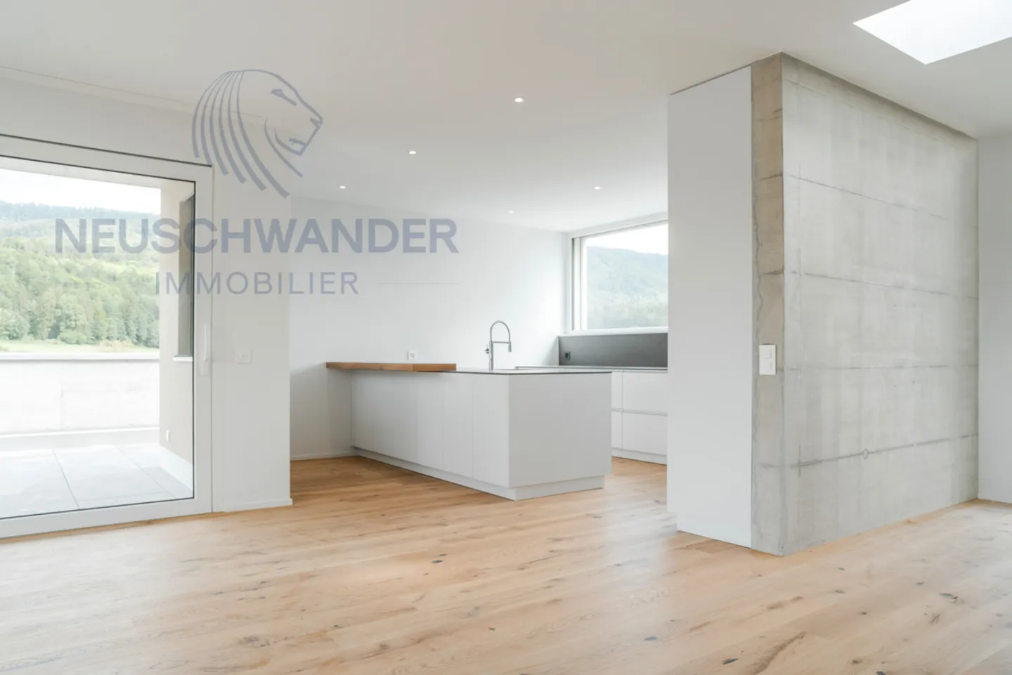 Contemporary design for this splendid penthouse surrounded by greenery - Photo 4 of 7