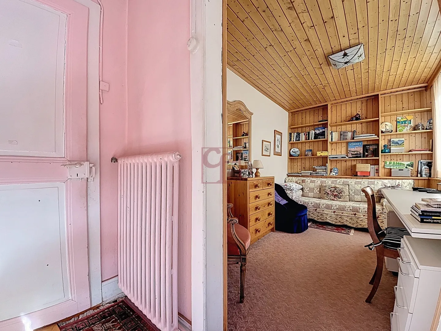 Château-d'Oex - Village house with 2 apartments to renovate - Photo 3 of 24