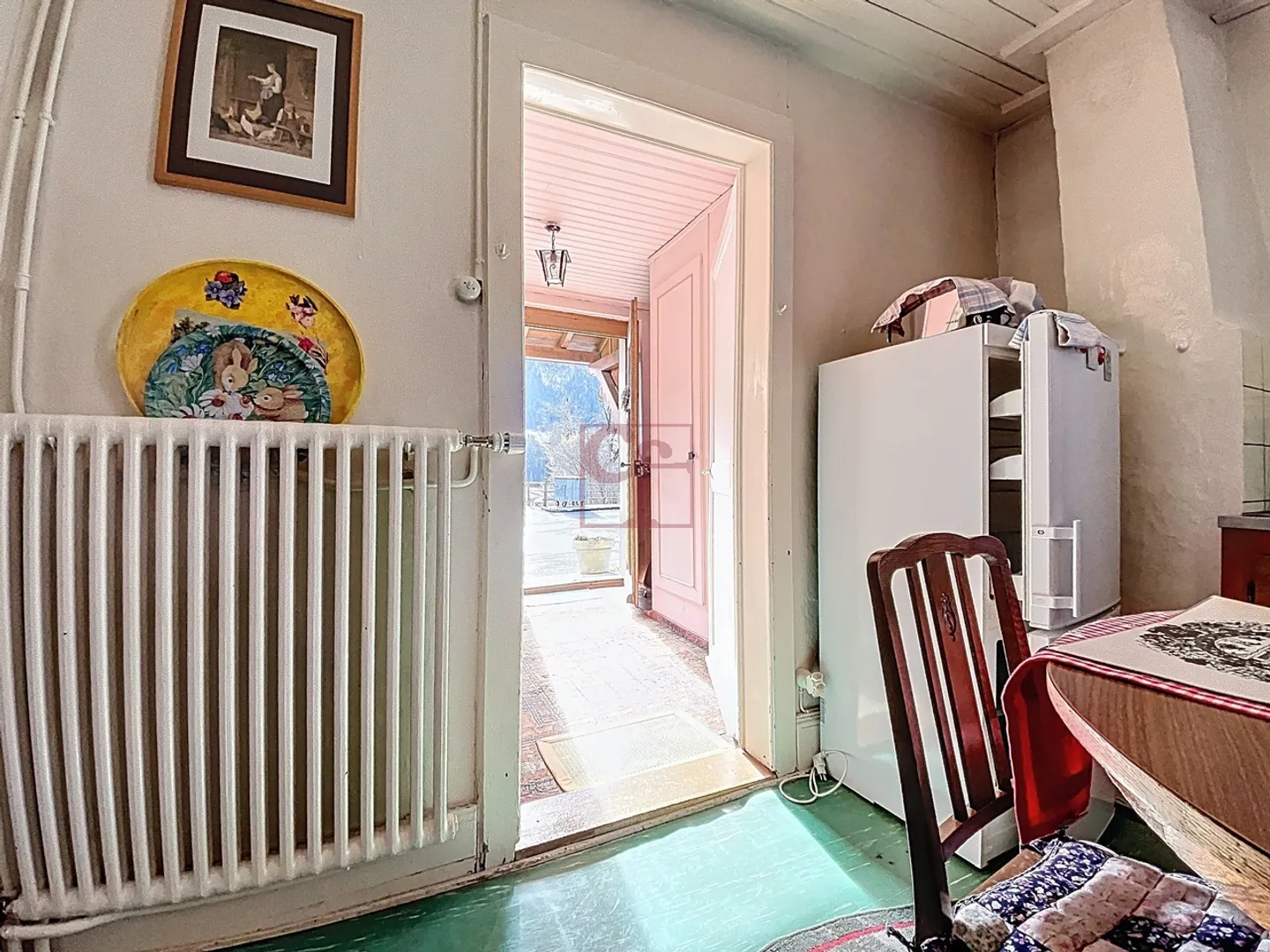 Château-d'Oex - Village house with 2 apartments to renovate - Photo 11 of 24