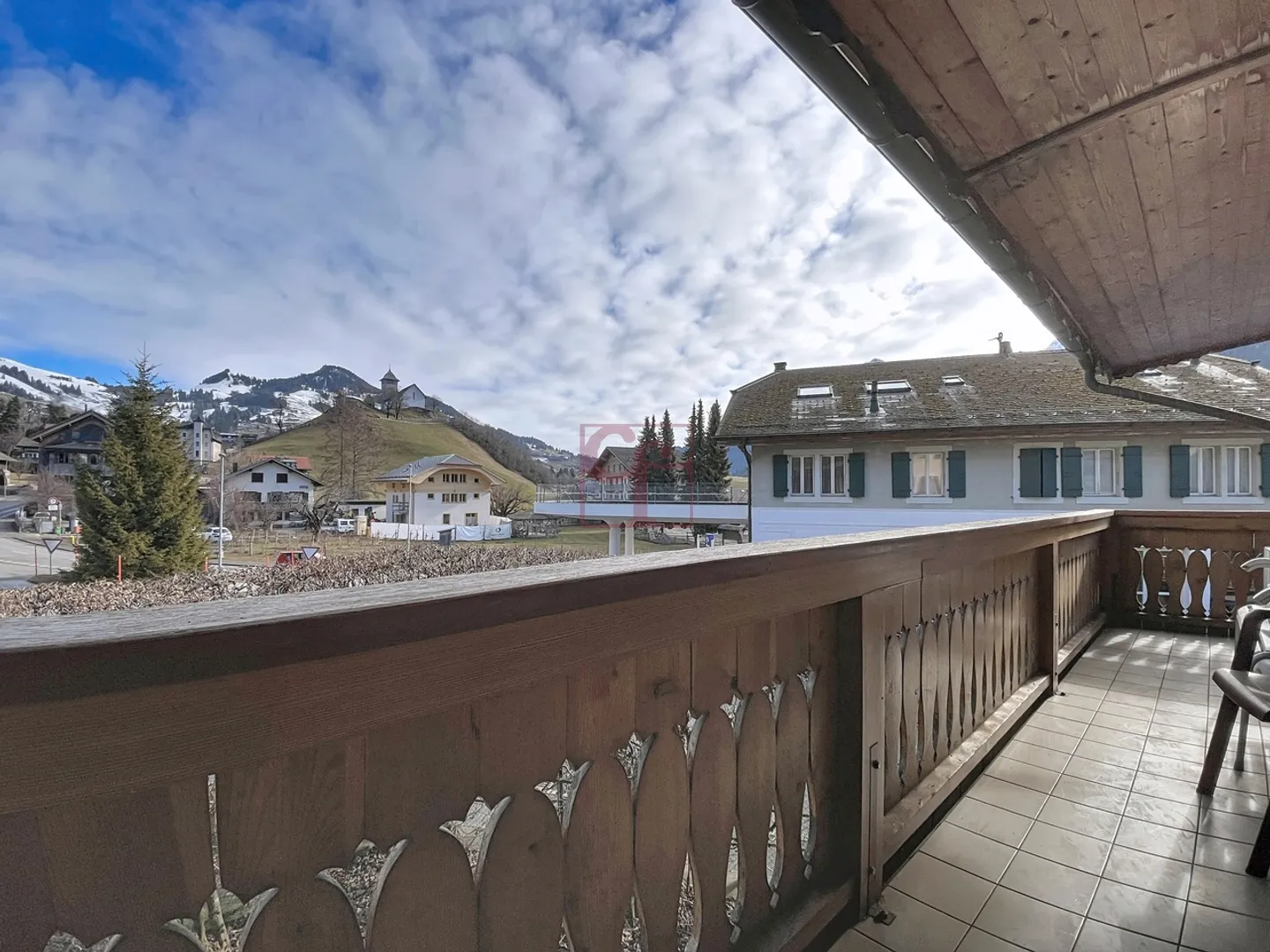 Château-d'Oex - Village house with 2 apartments to renovate - Photo 16 of 24