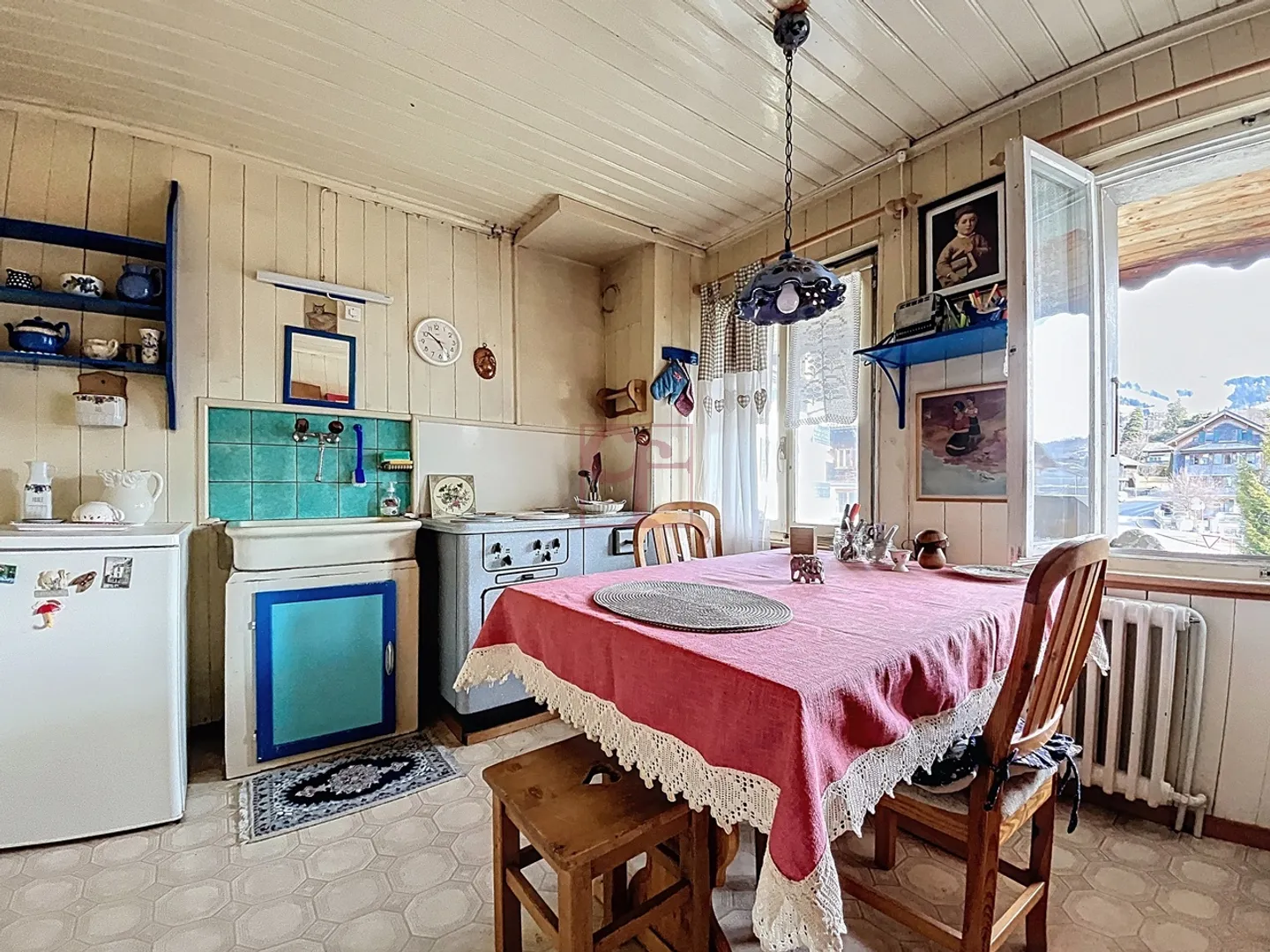 Château-d'Oex - Village house with 2 apartments to renovate - Photo 22 of 24