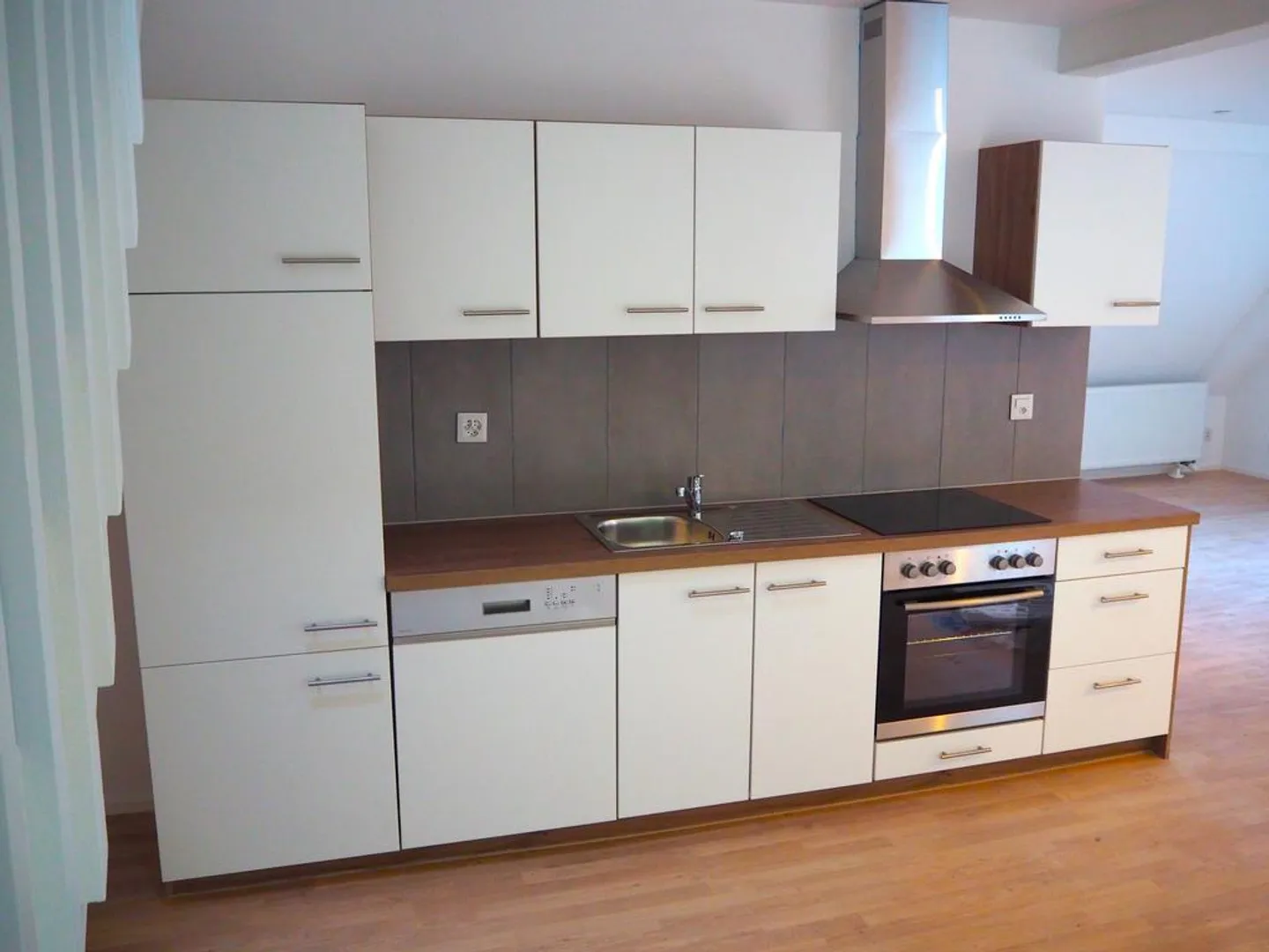2.5-Room Attic Apartment with Gallery - Photo 2 of 8