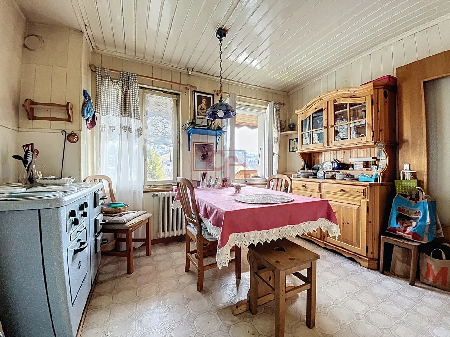 Château-d'Oex - Village house with 2 apartments to renovate - Photo 23 of 24