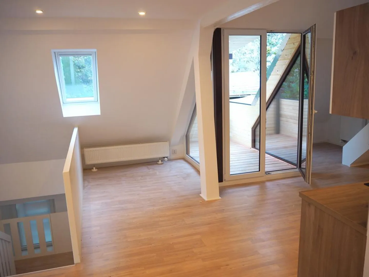 2.5-Room Attic Apartment with Gallery - Photo 6 of 8