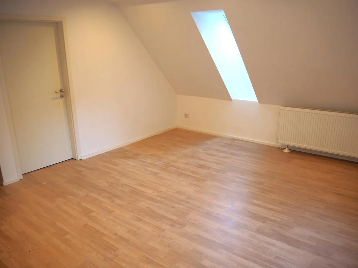 2.5-Room Attic Apartment with Gallery - Photo 8 of 8
