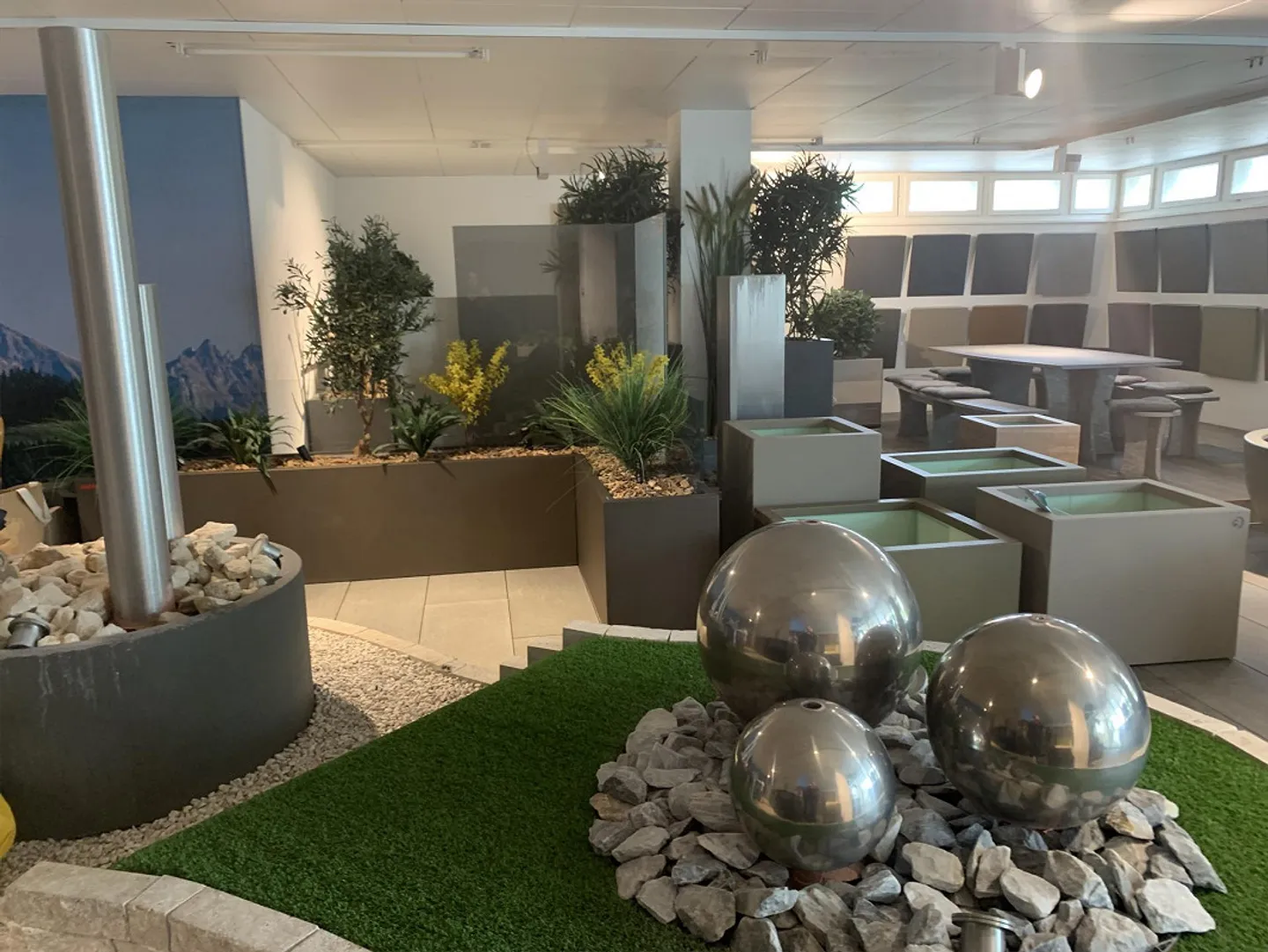 Commercial premises in central location - Photo 2 of 6