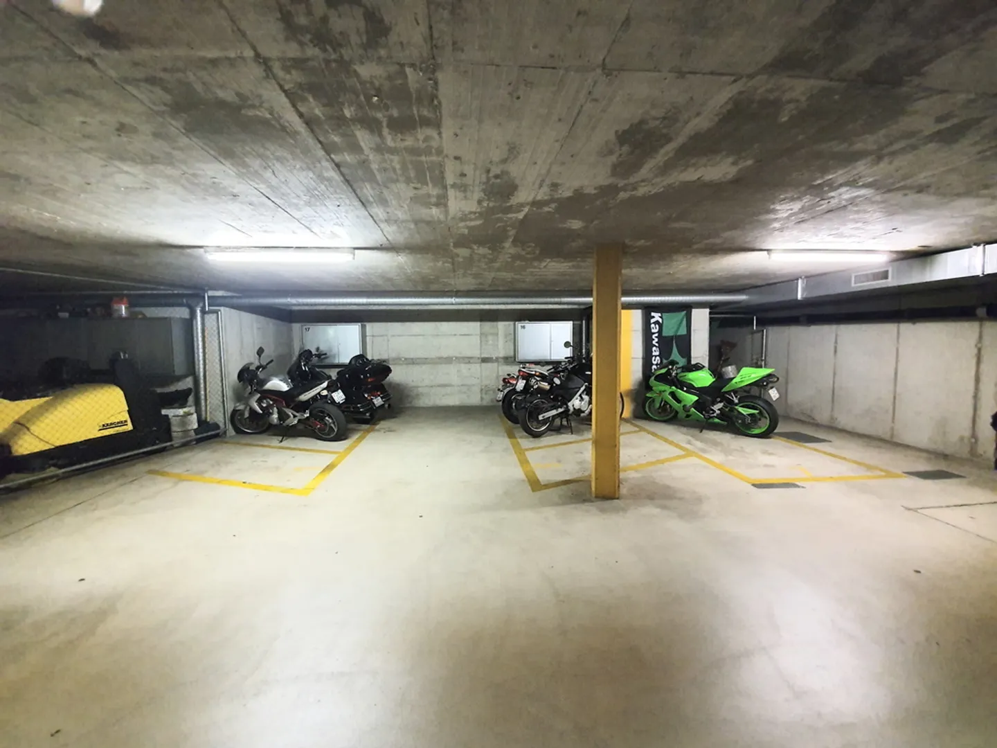 Motorradeinstellplatz zu Vermieten - Foto 2 von 2