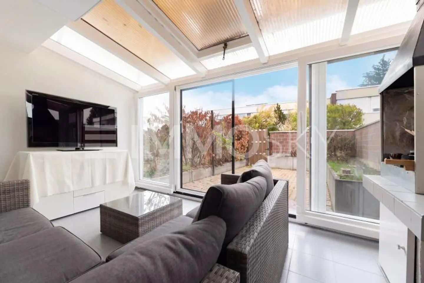 Modern Living Meets Stylish Elegance - Photo 3 of 5