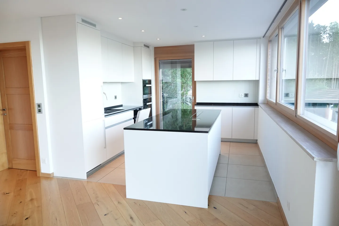 Villa Élégante avec Vue sur les Montagnes - Photo 4 sur 23