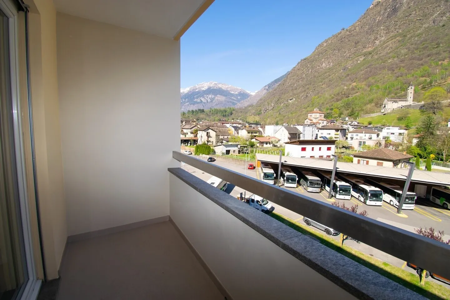 Appartamento moderno e recentemente ristrutturato in posizione centrale - Foto 10 di 12