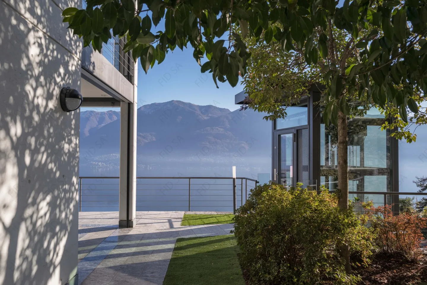 Villa con vista a 180° sul Lago Maggiore - Foto 2 di 25