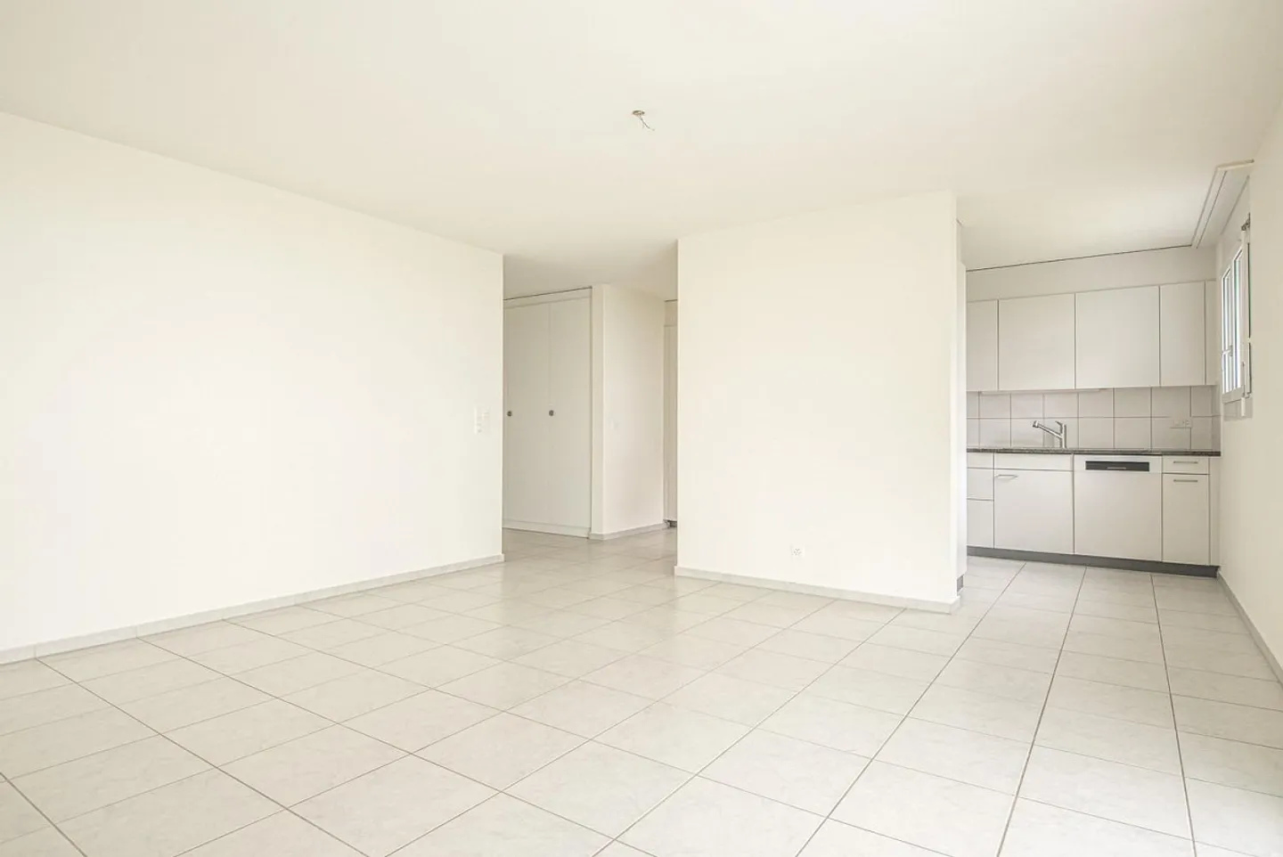 Helle 4.5-Zimmer Wohnung - Foto 3 von 12