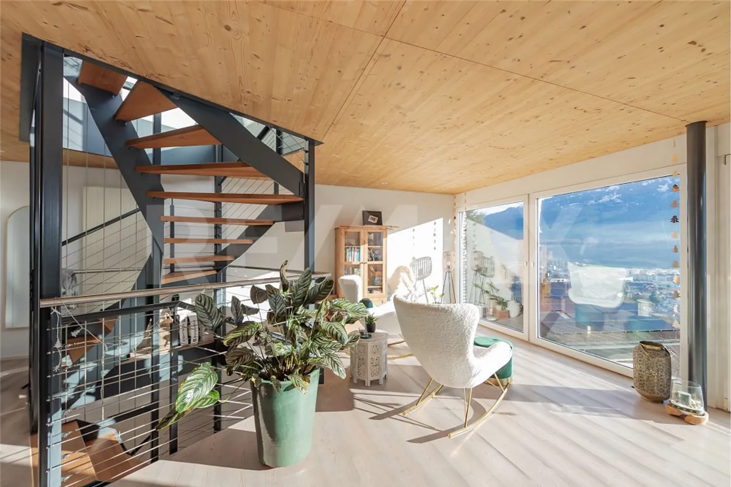 Modern Loft House with Stunning Views - Photo 8 of 13