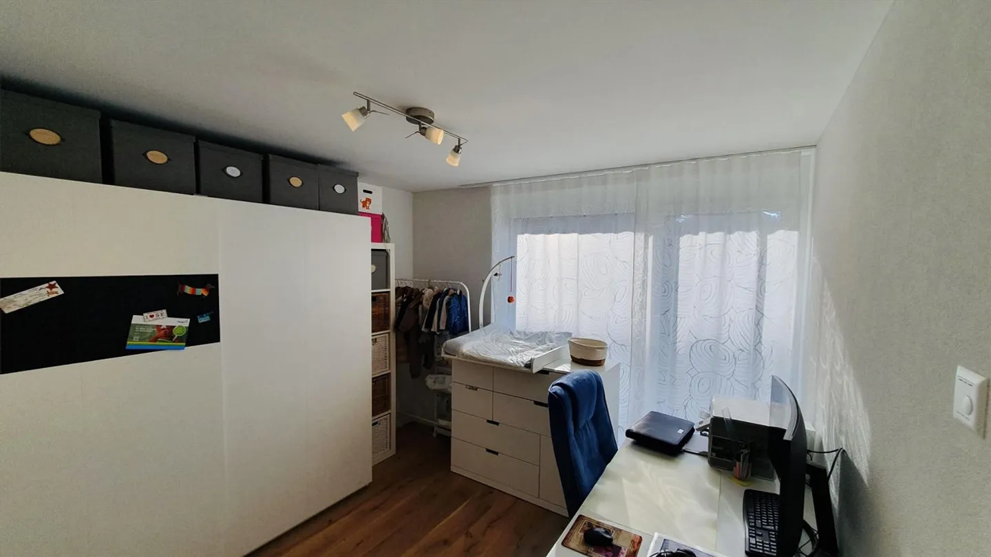 Appartement de jardin moderne de 4 ½ pièces avec espace extérieur ensoleillé - Photo 9 sur 18