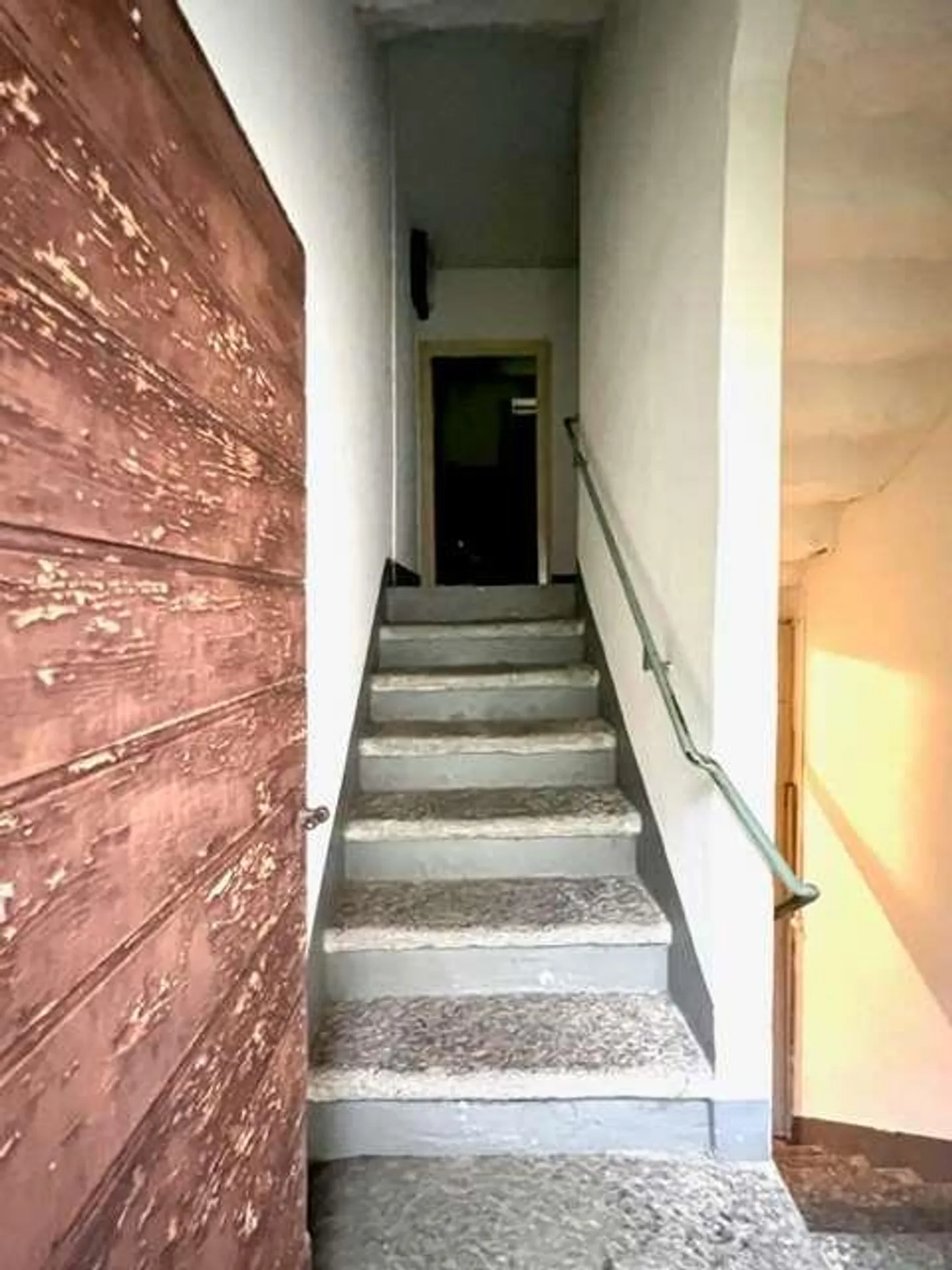 Ampia casa ticinese con 6,5 stanze e giardino - Foto 3 di 13
