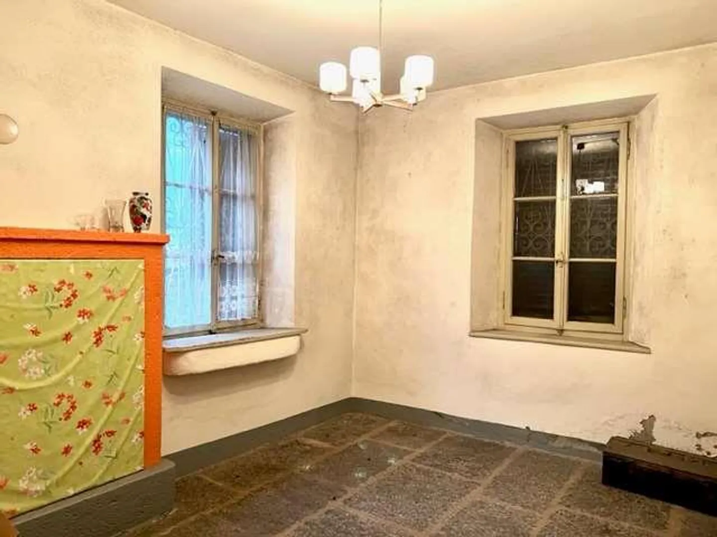 Ampia casa ticinese con 6,5 stanze e giardino - Foto 4 di 13