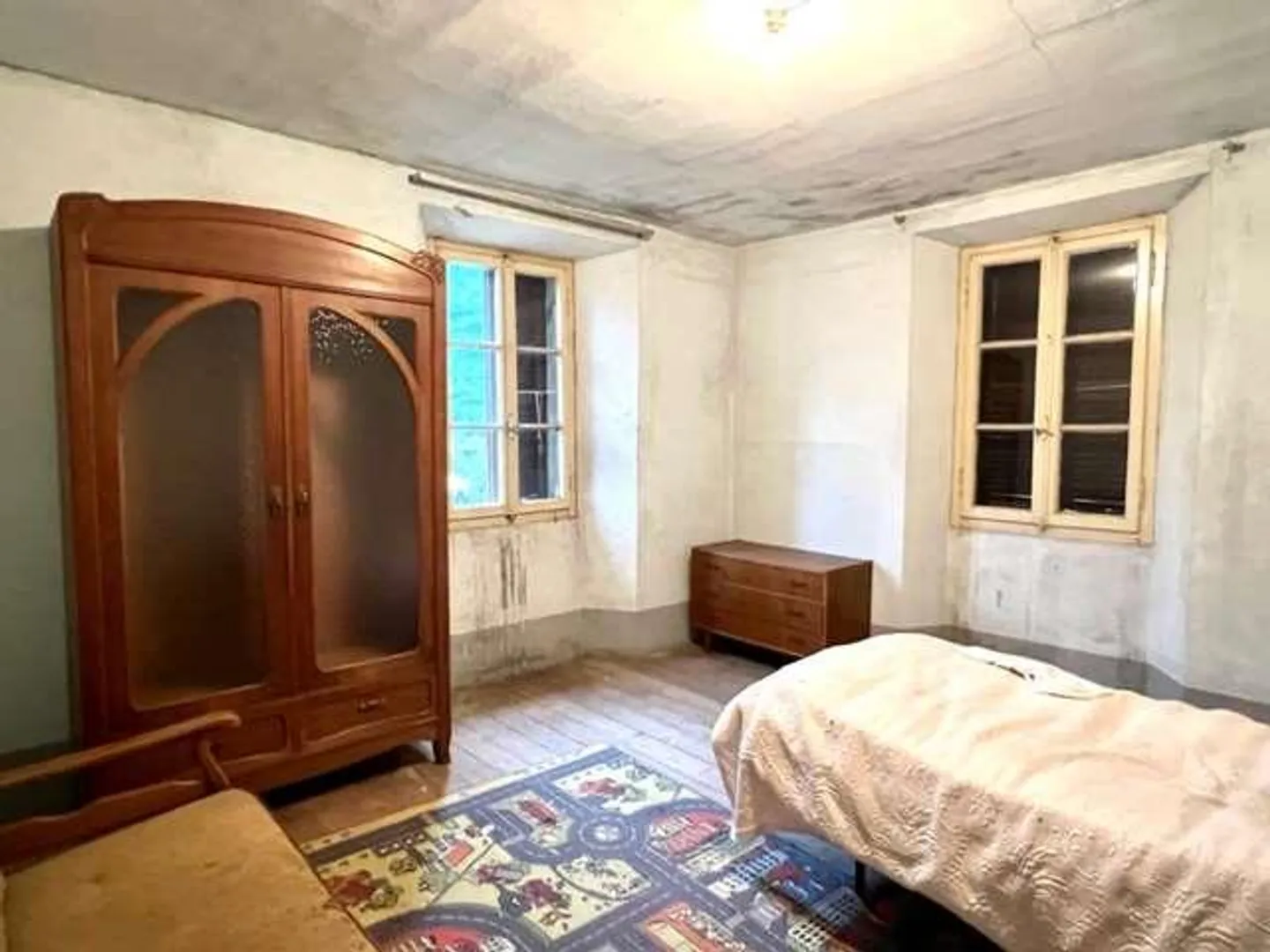 Ampia casa ticinese con 6,5 stanze e giardino - Foto 6 di 13