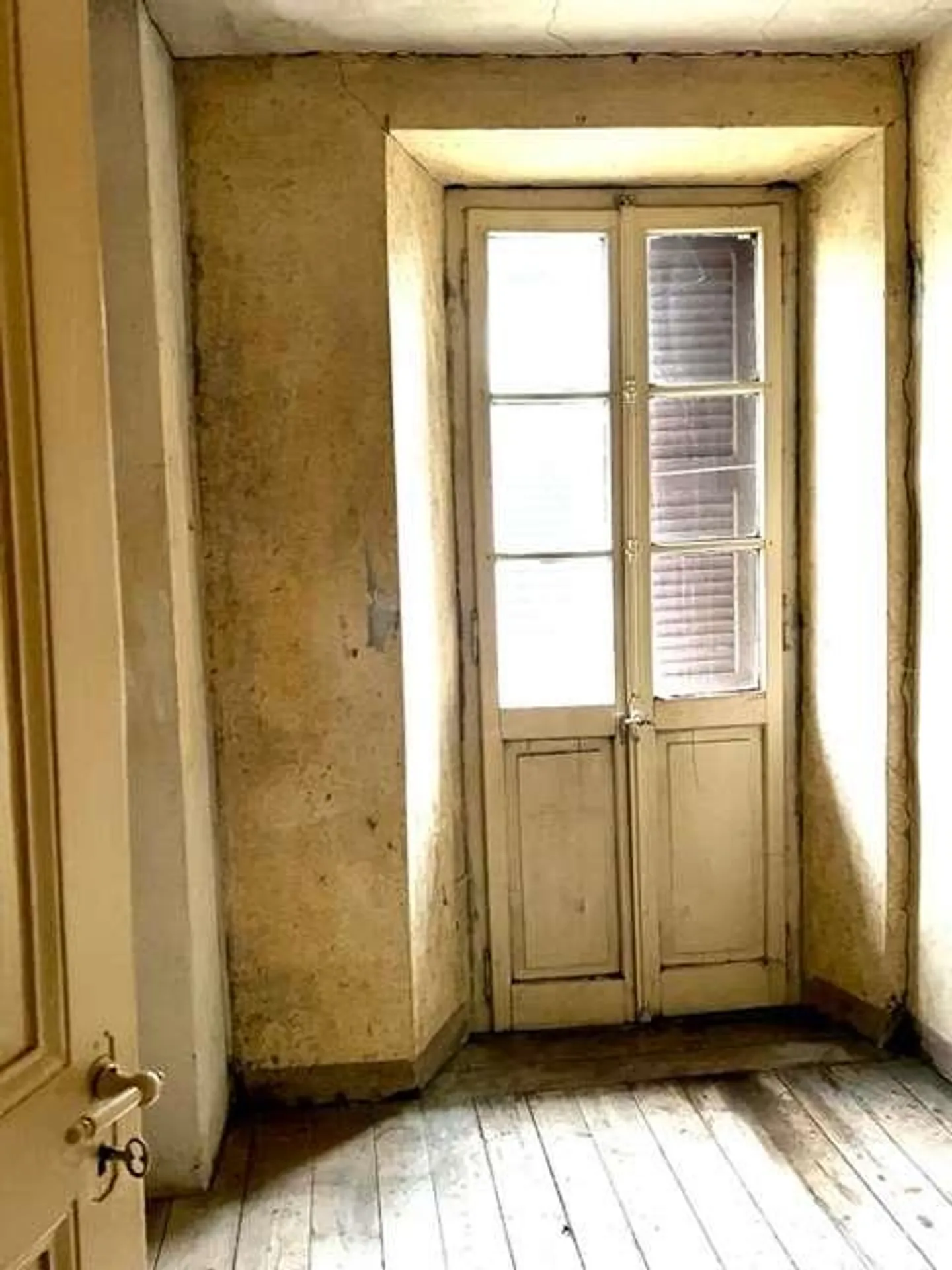 Ampia casa ticinese con 6,5 stanze e giardino - Foto 7 di 13