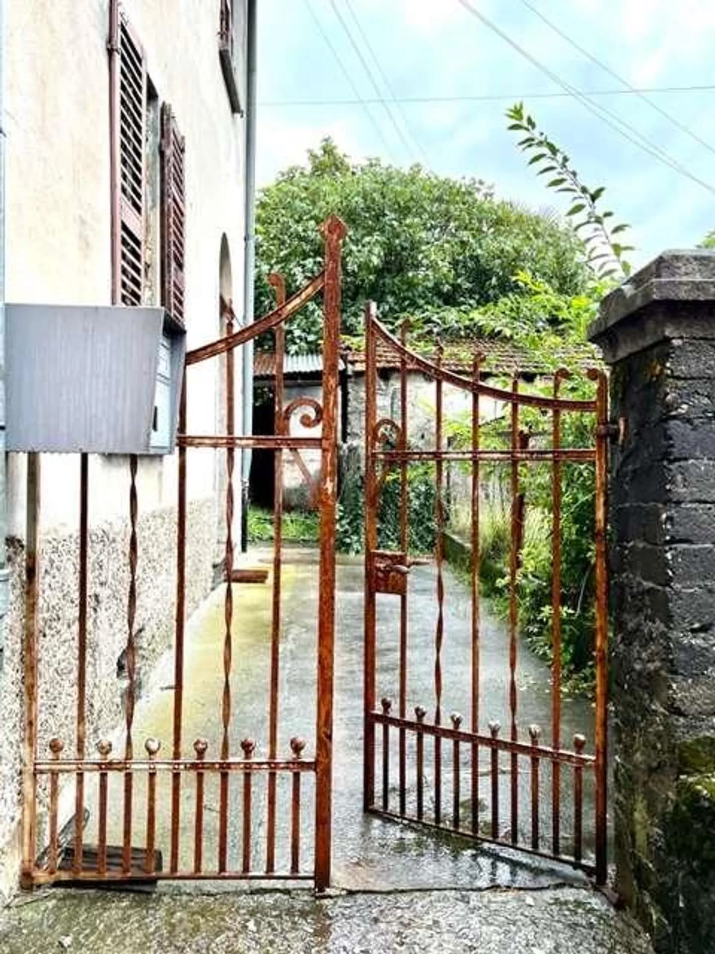 Ampia casa ticinese con 6,5 stanze e giardino - Foto 8 di 13