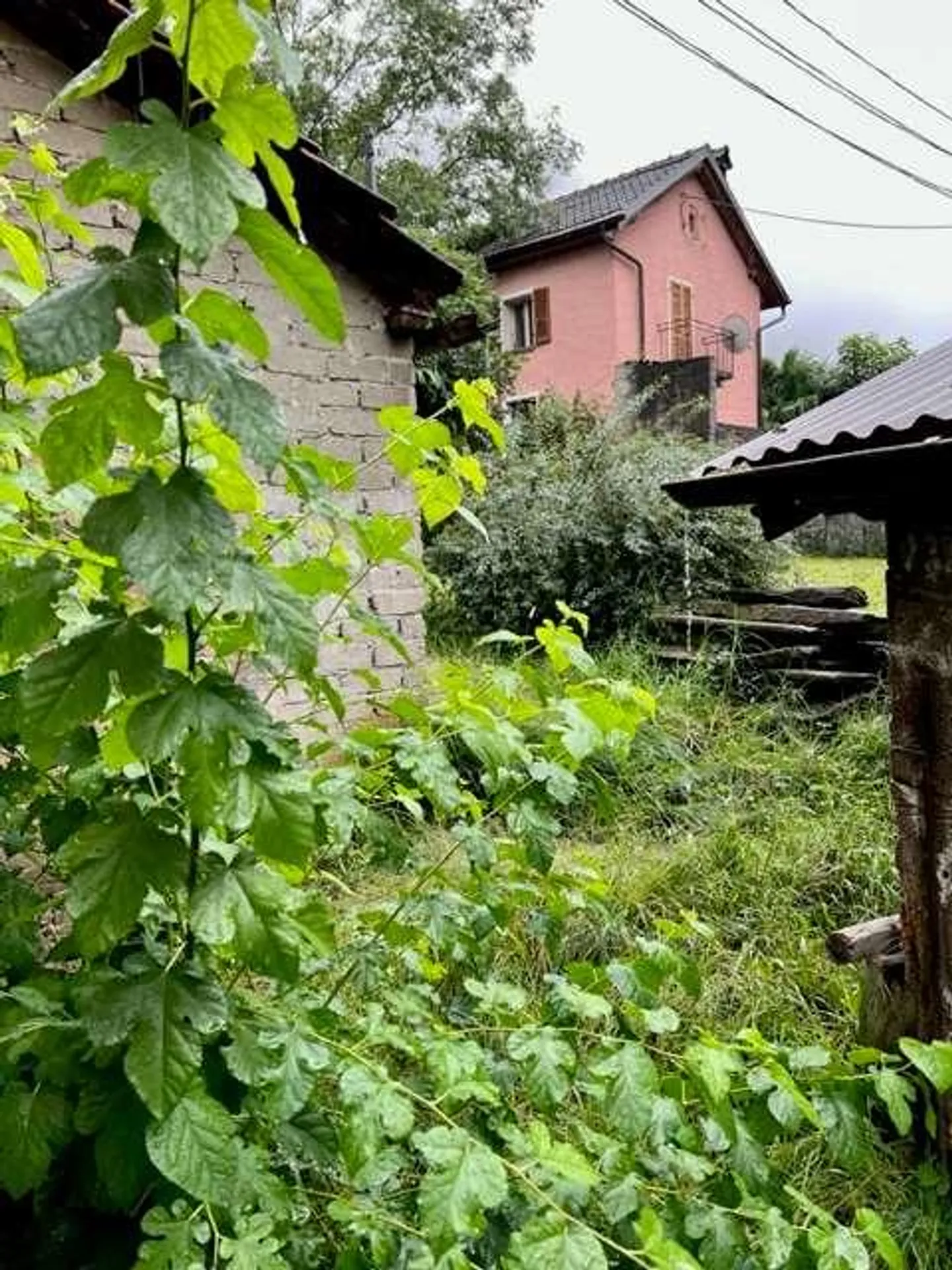 Ampia casa ticinese con 6,5 stanze e giardino - Foto 13 di 13