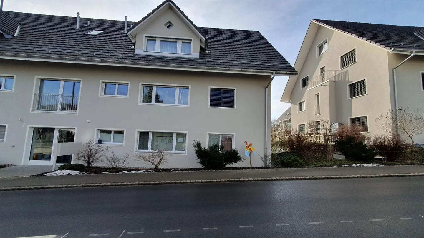 Appartement de jardin moderne de 4 ½ pièces avec espace extérieur ensoleillé - Photo 13 sur 18