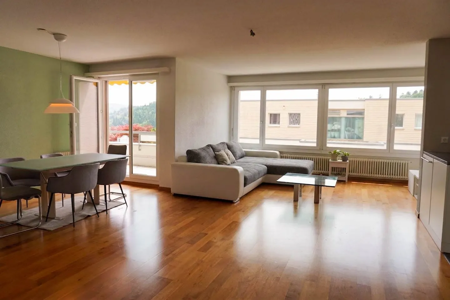 Spacious Apartment with Large Terrace - Photo 2 of 10