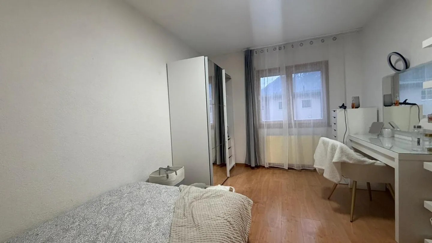 Eckvilla mit 5,5 Zimmern in Martigny - Foto 7 von 7