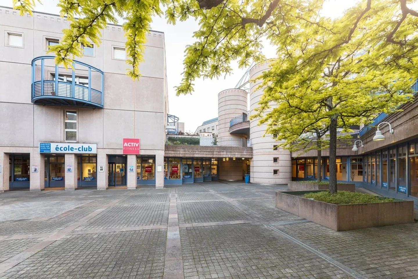 ECCEZIONALE SPAZIO COMMERCIALE A DUE PASSI DALLA STAZIONE! - Foto 2 di 4