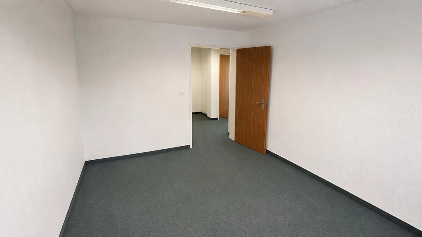 Büroräumlichkeiten in Belebter Lage - Foto 3 von 7