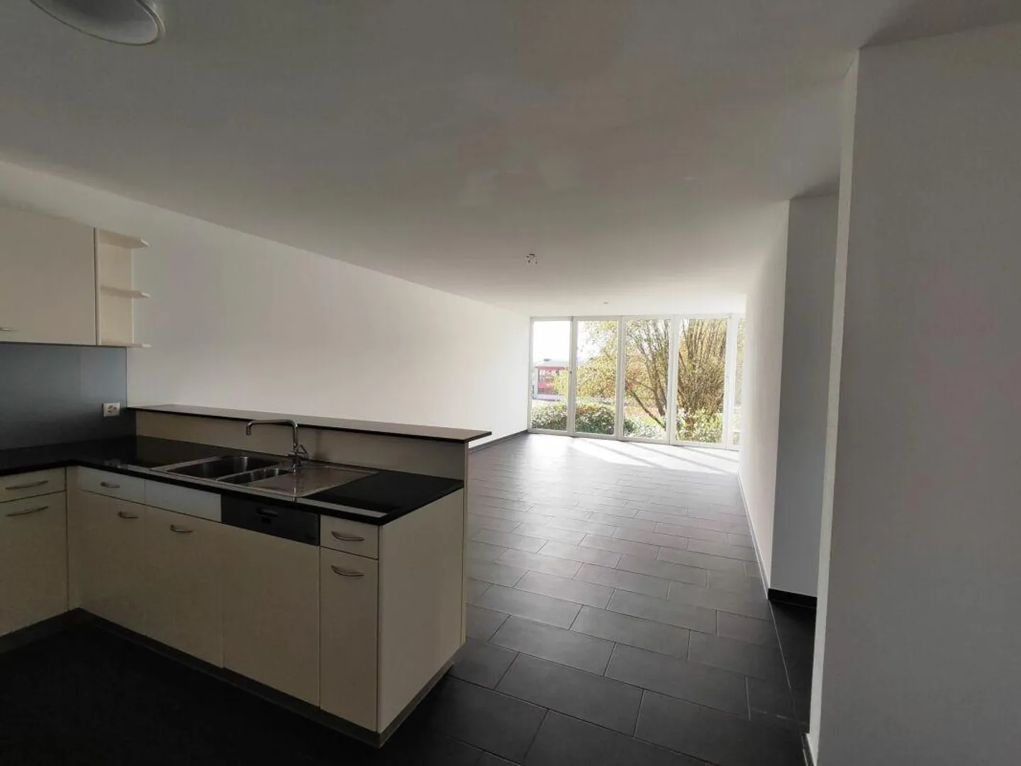 Helle 4.5 Zimmer Wohnung - Foto 3 von 8