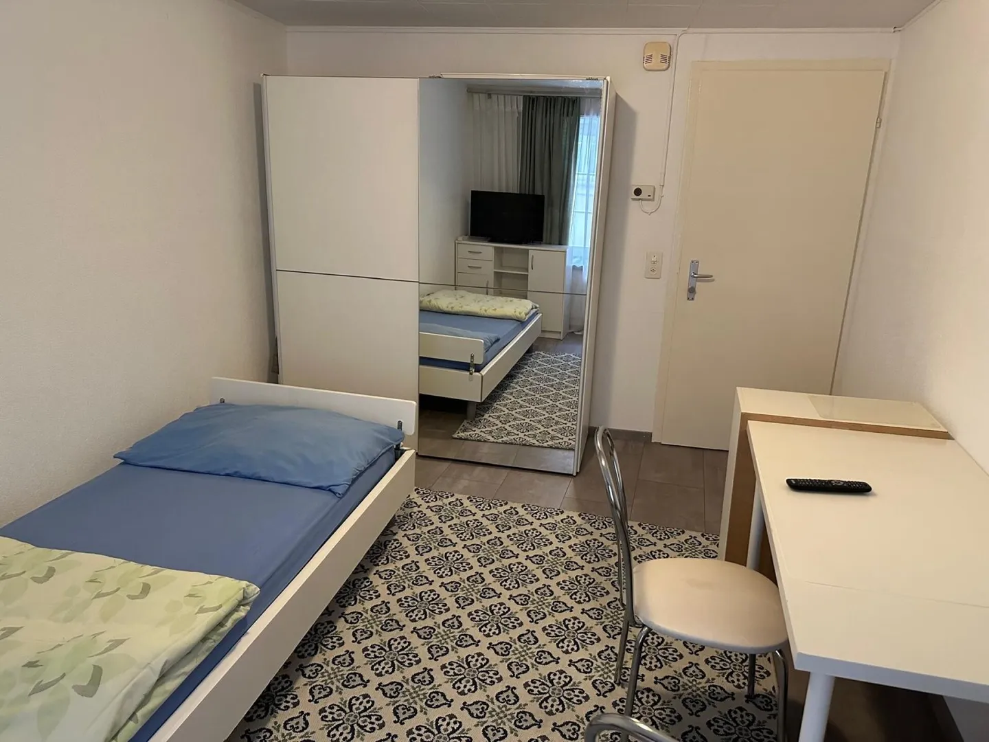 Möbliertes WG-Zimmer zu Vermieten! Zentral in Bremgarten - Foto 1 von 4