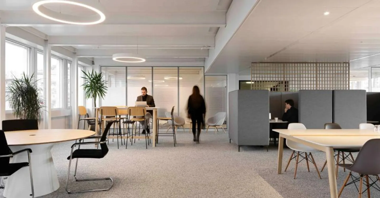 Magnificent office spaces with lake view for rent in Lausanne - Photo 1 of 7