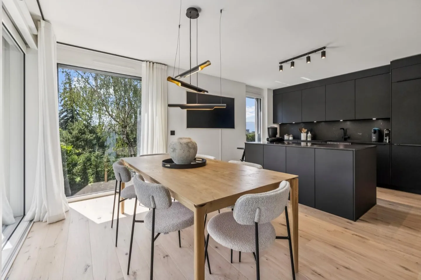 Modern apartment of high standard in the heart of Vésenaz - Photo 5 of 13
