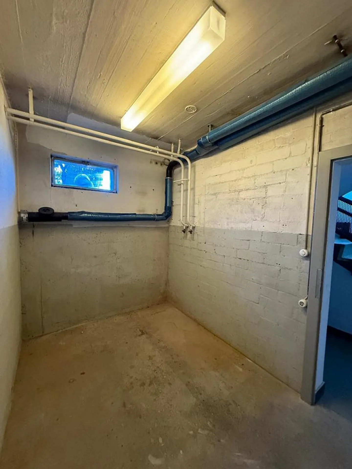 Craft / Storage Room in Liebefeld - Photo 2 of 3