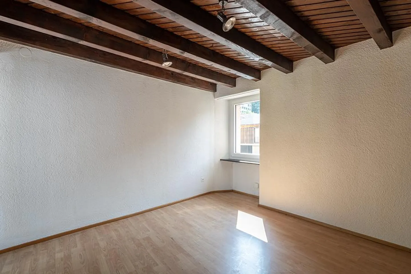 MAISON ROMANTIQUE AVEC JARDIN À BELLINZONA - Photo 9 sur 17