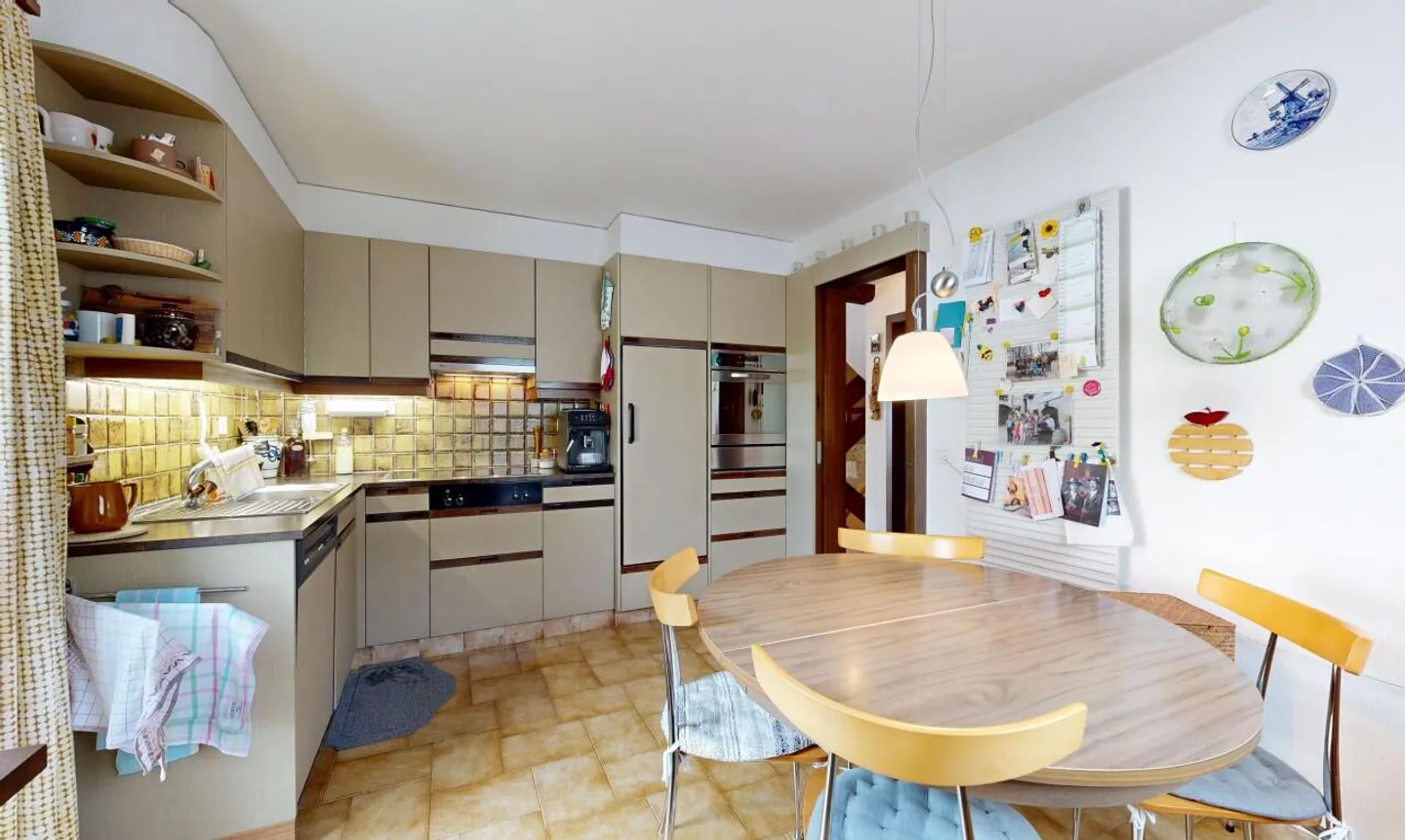 Grande casa a schiera su 3 piani con terrazza e balcone! - Foto 8 di 13