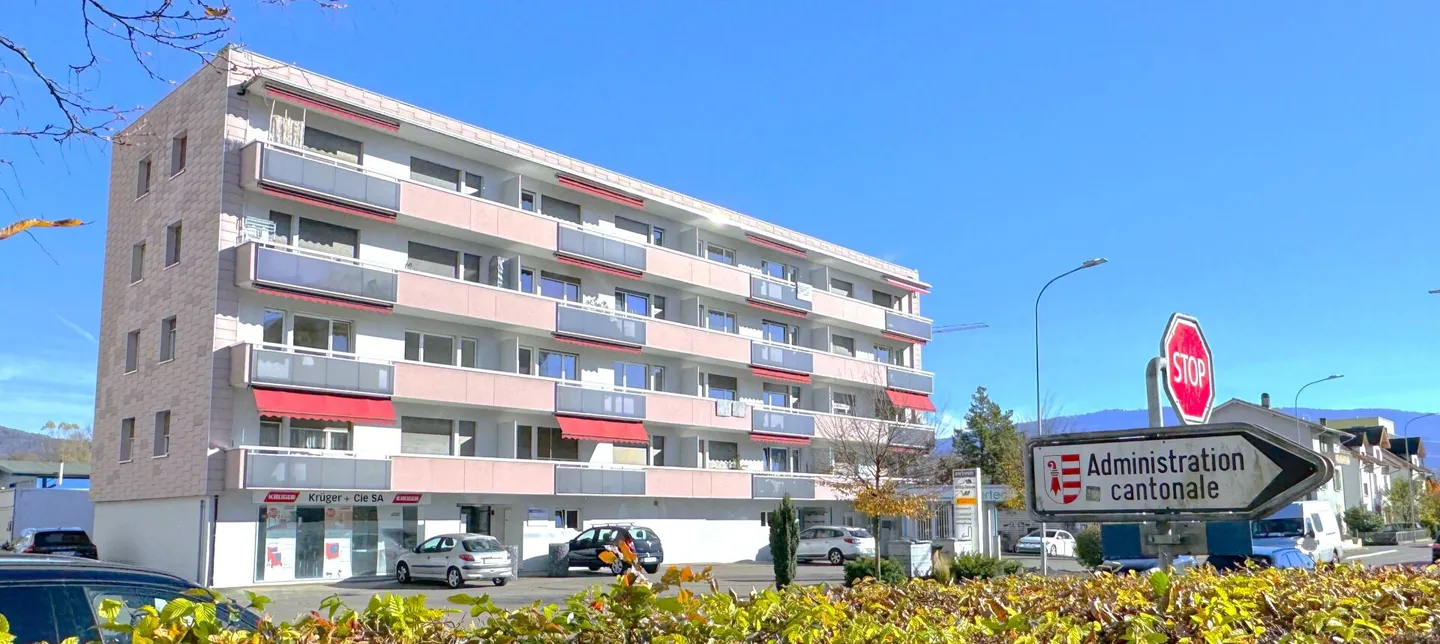 Spacieux appartement de 4.5 pièces avec vue imprenable à Delémont - Photo 1 sur 13